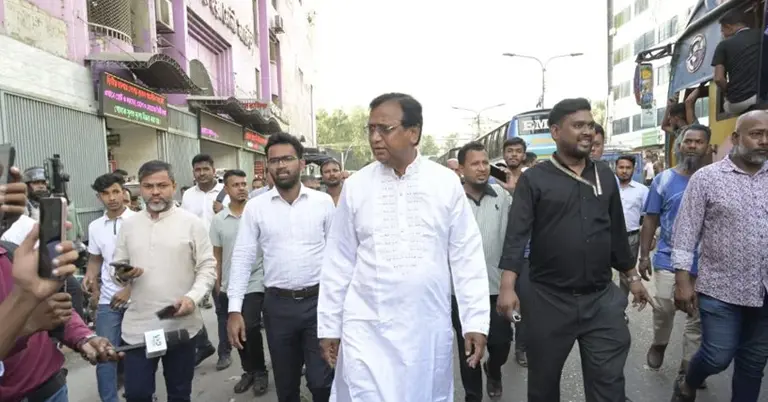 অবৈধভাবে রাস্তা দখল করলে মালামাল জব্দ করা হবে : ডিএসসিসি প্রশাসক